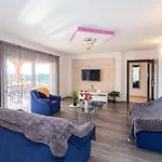3 Bedroom Cozy In * Galovac (Zadar)
