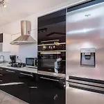 3 Bedroom Cozy In 度假居 Galovac (Zadar)