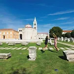 度假居 3 Bedroom Cozy In Galovac (Zadar)