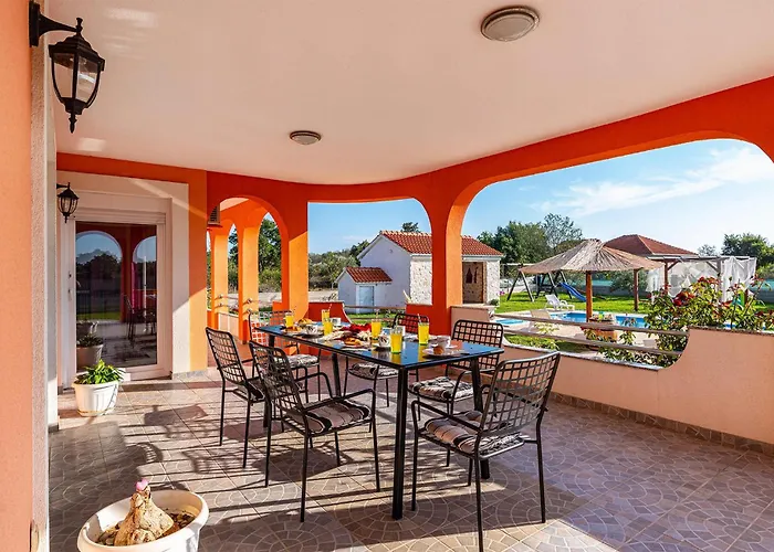 3 Bedroom Cozy In Сasa de vacaciones *