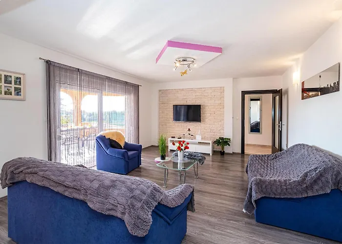 3 Bedroom Cozy In * Galovac (Zadar)