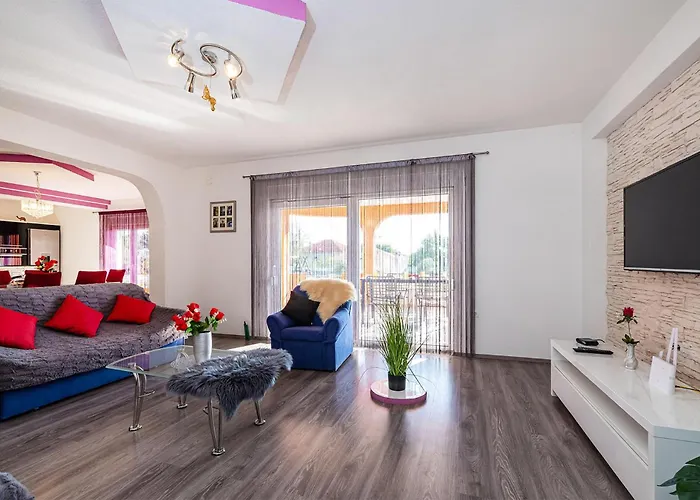 Сasa de vacaciones 3 Bedroom Cozy In