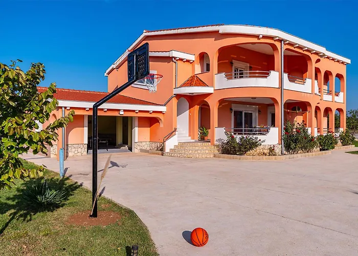 3 Bedroom Cozy In Сasa de vacaciones *