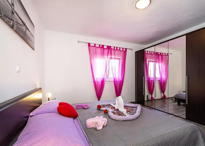 3 Bedroom Cozy In Сasa de vacaciones Galovac (Zadar)