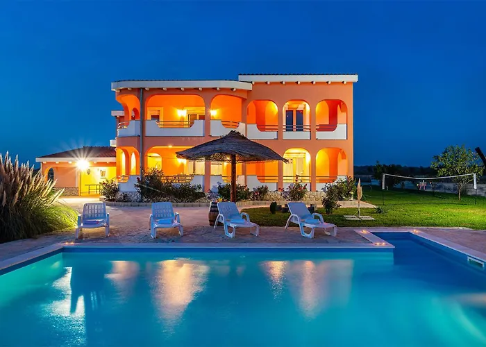 3 Bedroom Cozy In Galovac (Zadar)