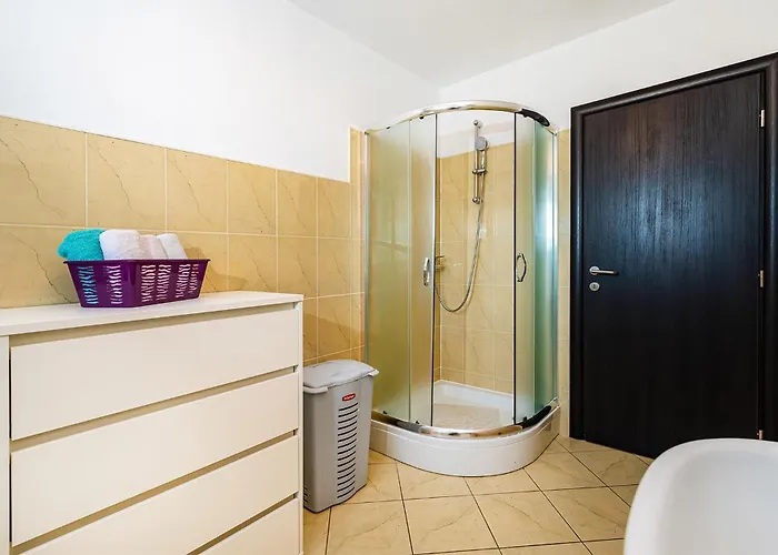 Сasa de vacaciones 3 Bedroom Cozy In *