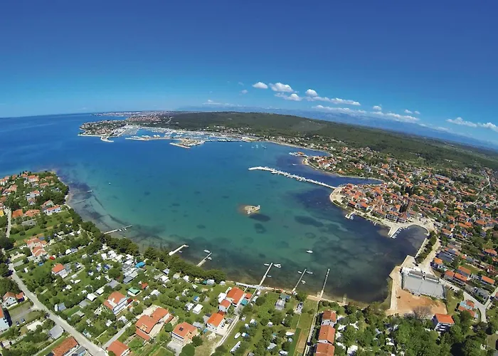 Сasa de vacaciones 3 Bedroom Cozy In Galovac (Zadar)