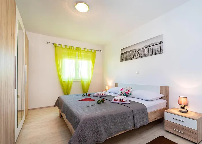 3 Bedroom Cozy In * Galovac (Zadar)