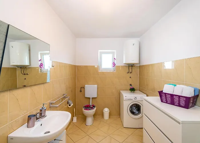 Сasa de vacaciones 3 Bedroom Cozy In *